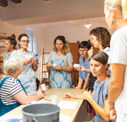 DELAVNICA Tvoja zgodba na porcelanu, risanje in barvanje biskvitne skodelice / WORKSHOP Your story on porcelain - drawing and painting on porcelain cup