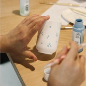 Tvoja zgodba na porcelanu, risanje in barvanje biskvitne skodelice / Your story on porcelain - drawing and painting on porcelain cup