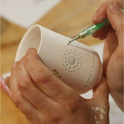 Tvoja zgodba na porcelanu, risanje in barvanje biskvitne skodelice / Your story on porcelain - drawing and painting on porcelain cup